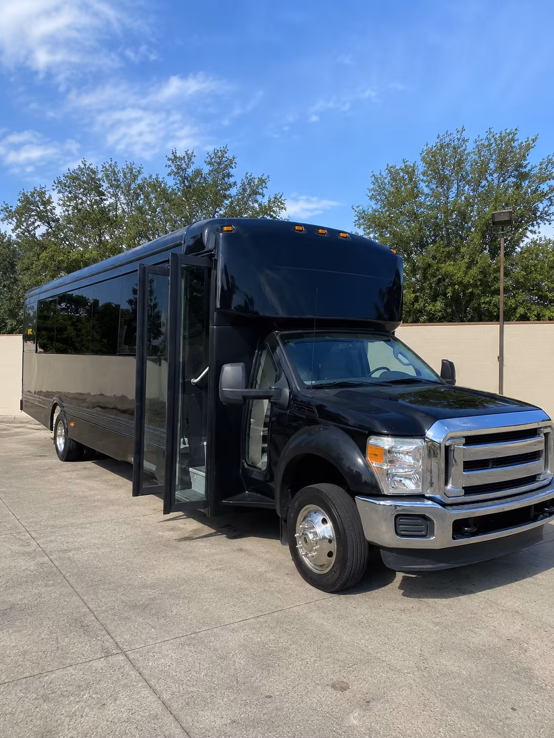 caldwell 20 passenger party bus
