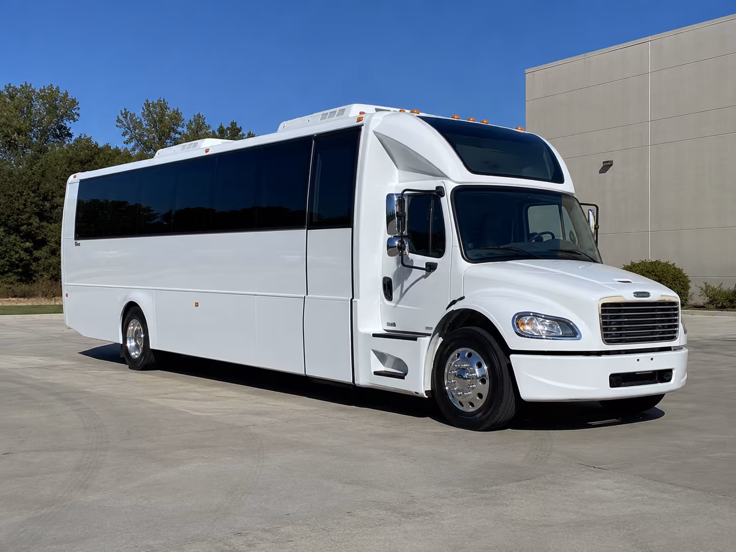 caldwell 28 passenger party bus