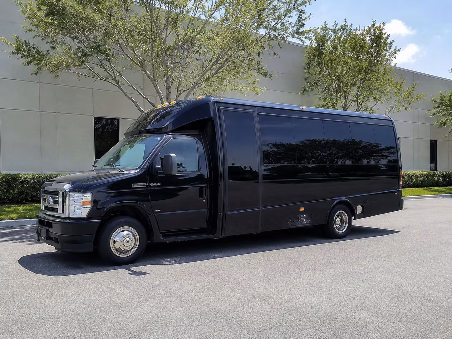 minibus wine tours to sunnyslope and the snake river ava