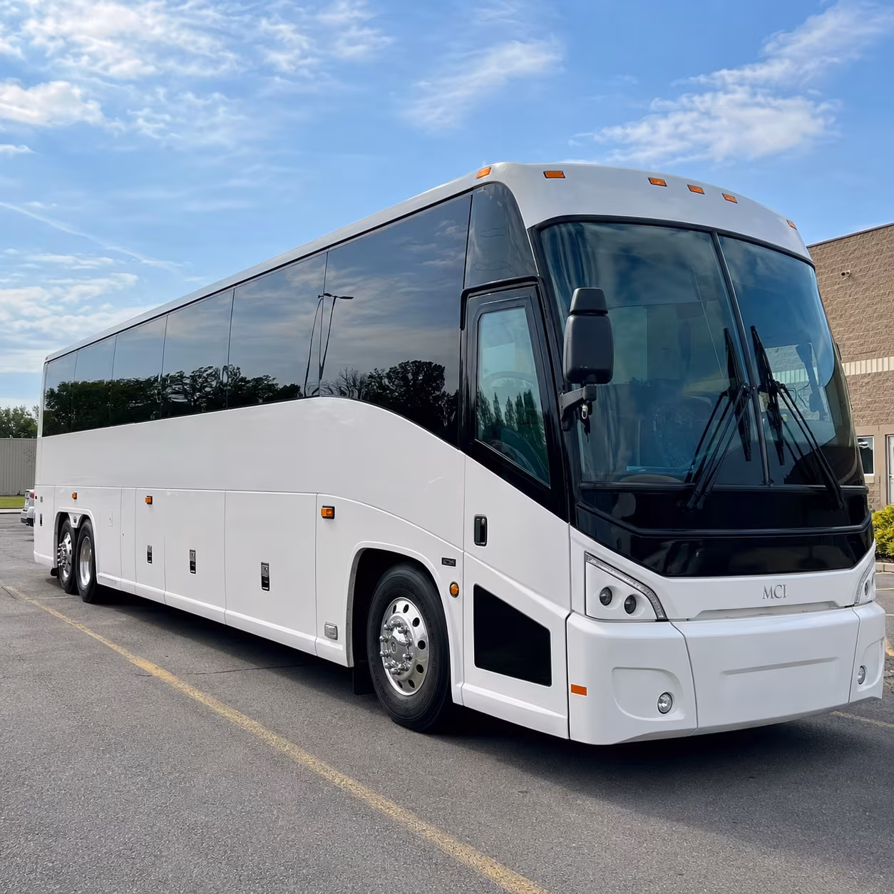 shuttle buses for mountain home air force base personnel transfers